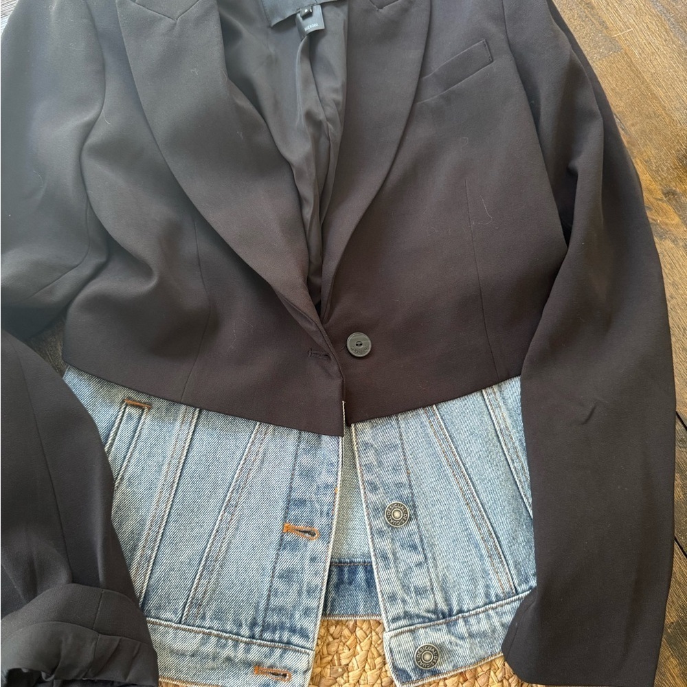 Desigual NWOT size small
Women's Combined blazer - Picture 7 of 9